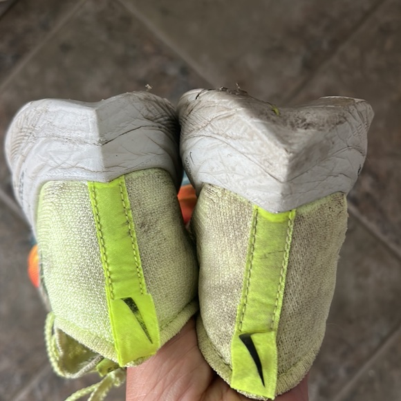 Women’s size 7 & 7.5 and 8 Alphafly runners - Picture 5 of 5